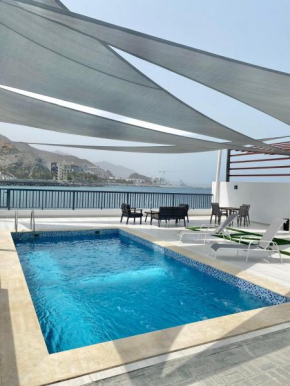 The Pearl Villa - Swimming Pool with Sea and Mountain view - Al Dana Island Fujaira